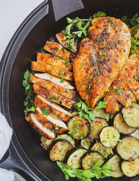CHICKEN AND ZUCCHINI